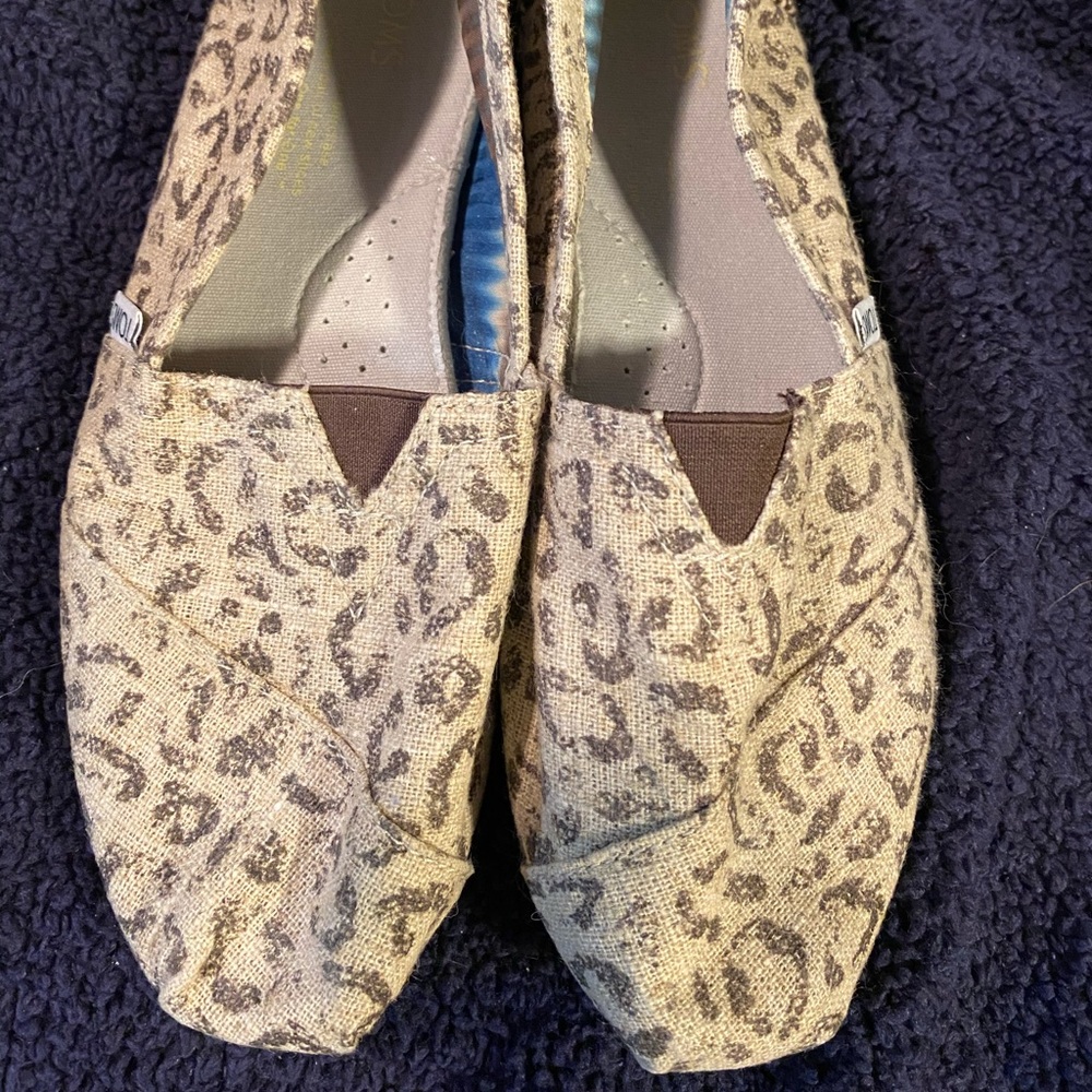 TOMS, Womens size 7.5